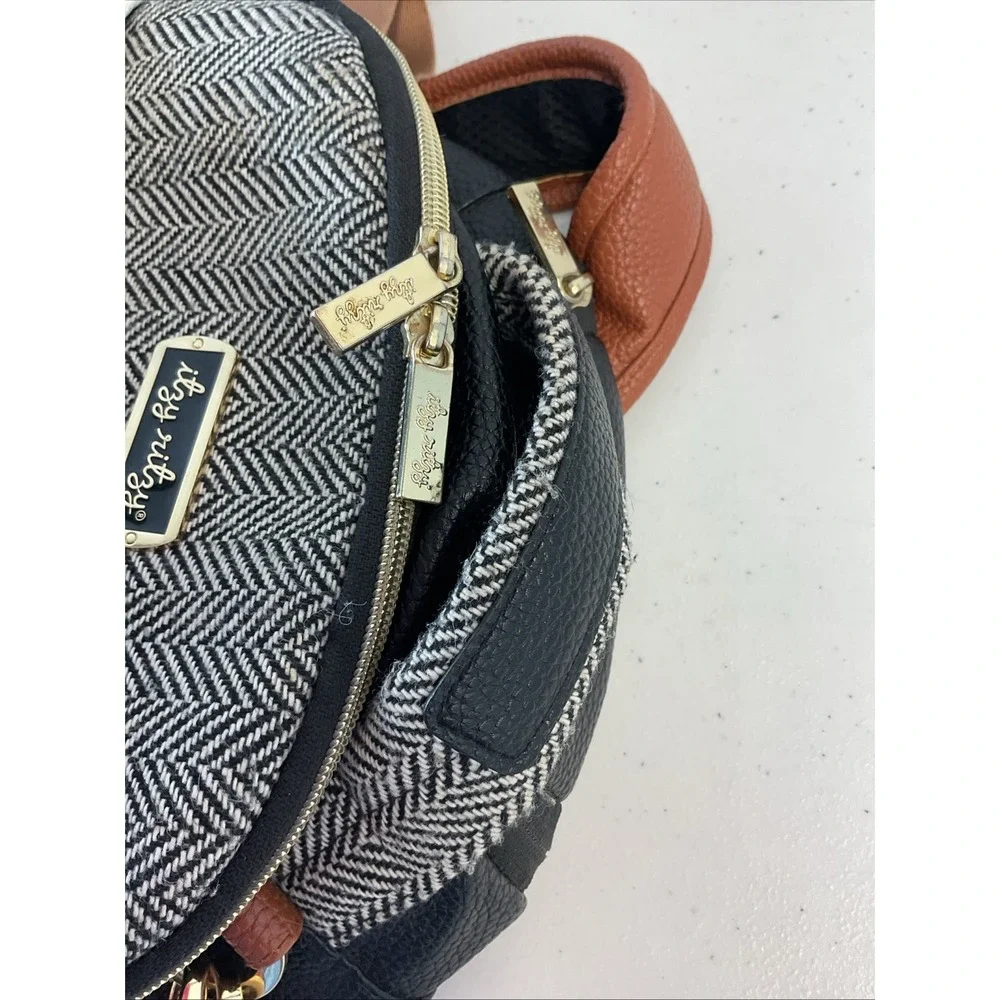 Itzy Ritzy Coffee&Cream Chevron Boss Backpack Diaper Bag Large Capacity Pad